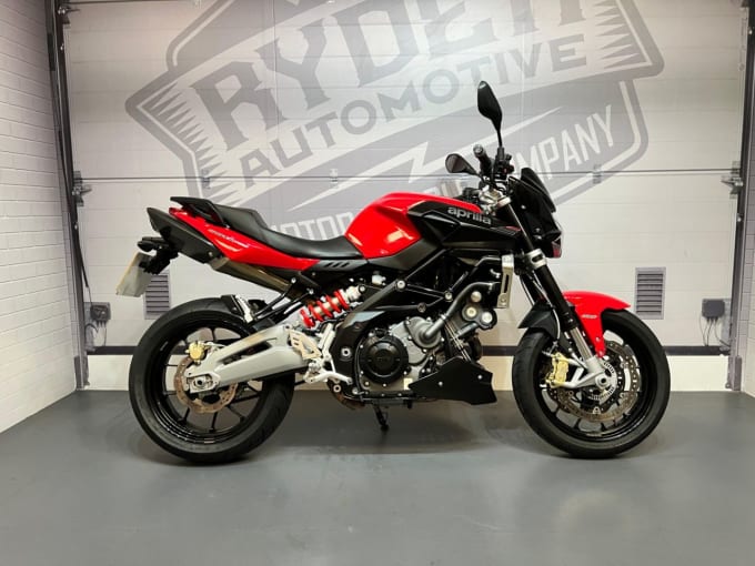 2025 Aprilia Shiver 750