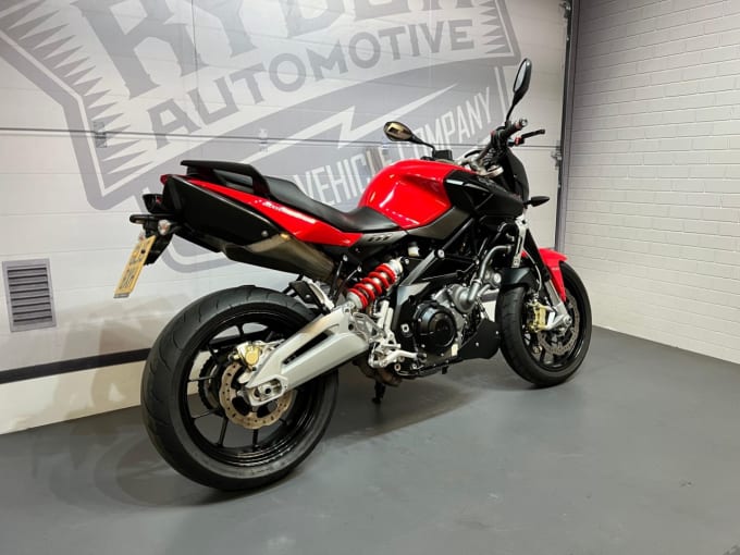 2025 Aprilia Shiver 750