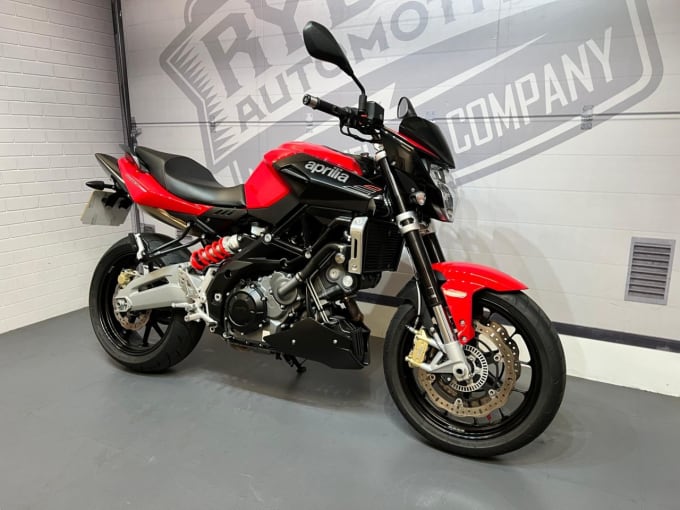 2025 Aprilia Shiver 750
