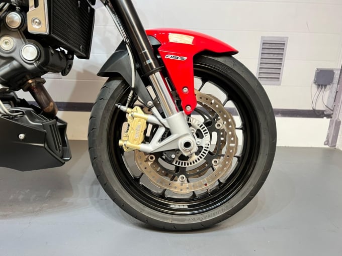 2025 Aprilia Shiver 750
