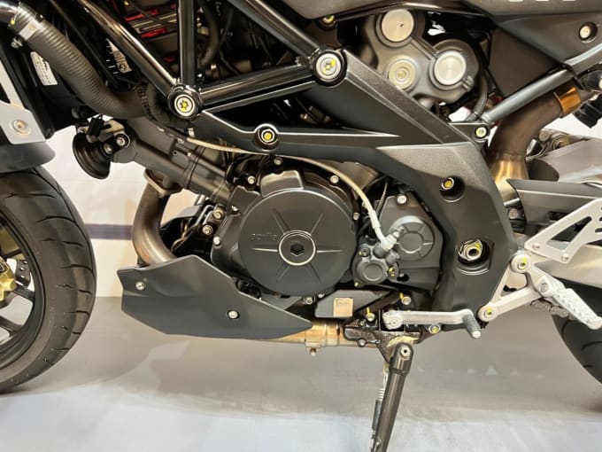 2025 Aprilia Shiver 750