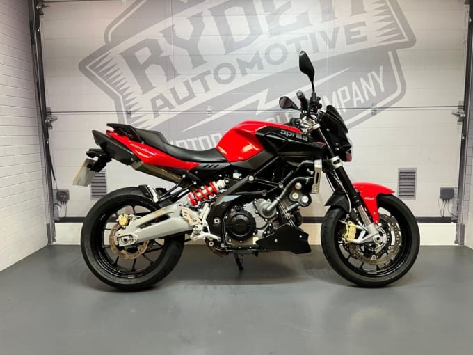 2025 Aprilia Shiver 750