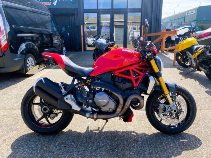 2025 Ducati Monster 1200