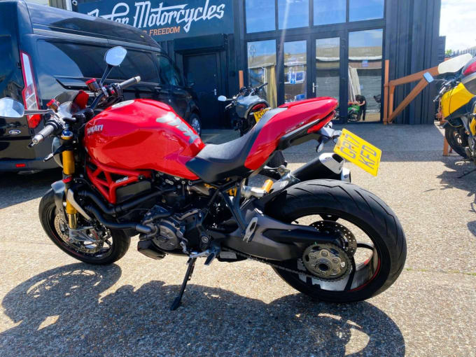 2025 Ducati Monster 1200