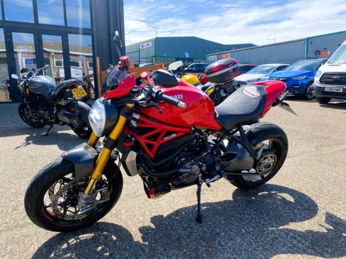 2025 Ducati Monster 1200