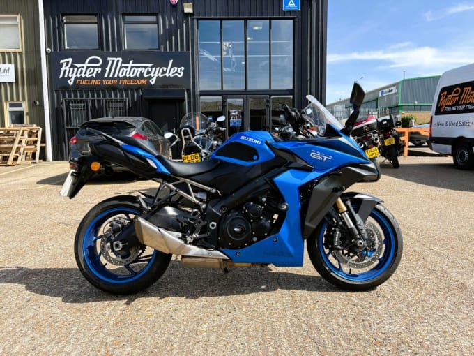 2025 Suzuki Gsx-s1000gt