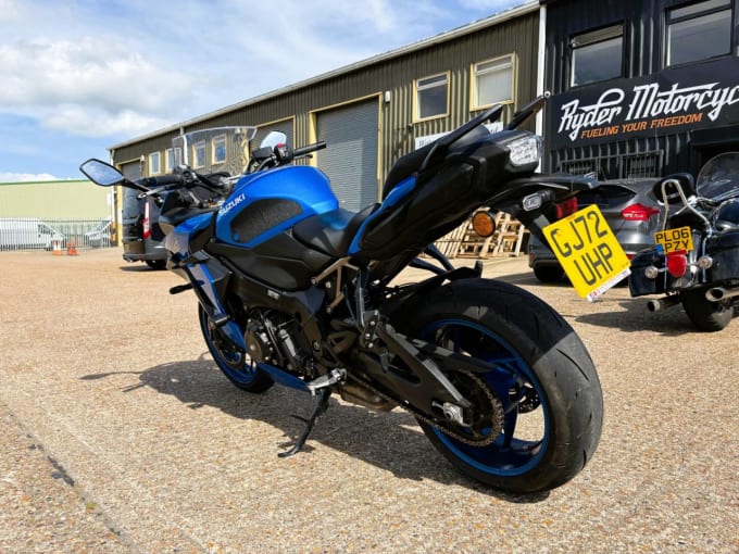 2025 Suzuki Gsx-s1000gt