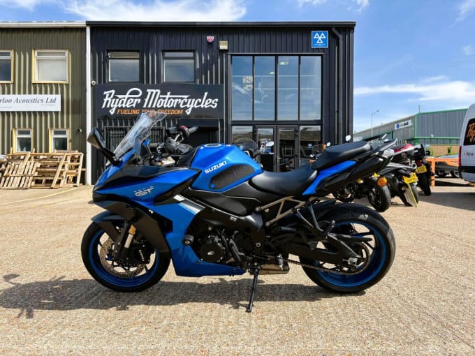 2025 Suzuki Gsx-s1000gt