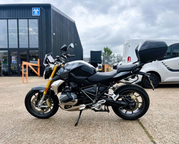 2025 BMW R 1250 R