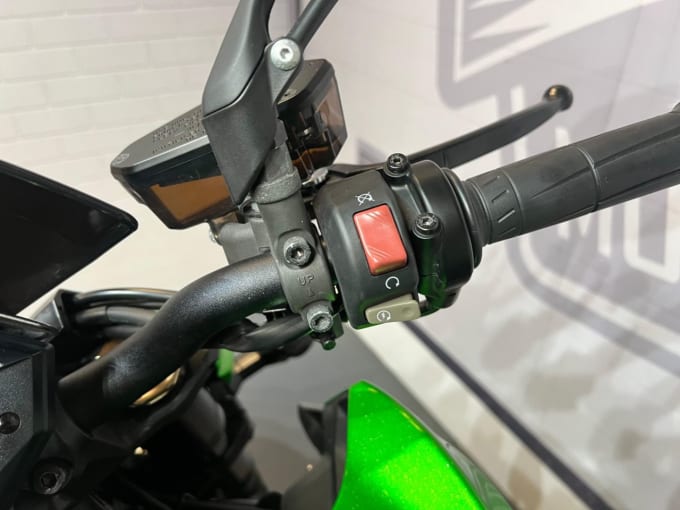 2025 Kawasaki Z1000