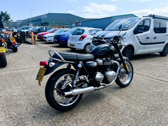 2025 Triumph Bonneville T100
