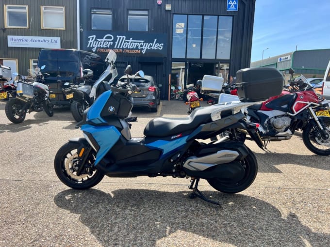 2025 BMW C 400 X