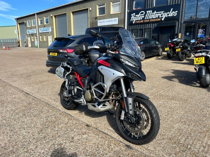2025 Ducati Multistrada V4