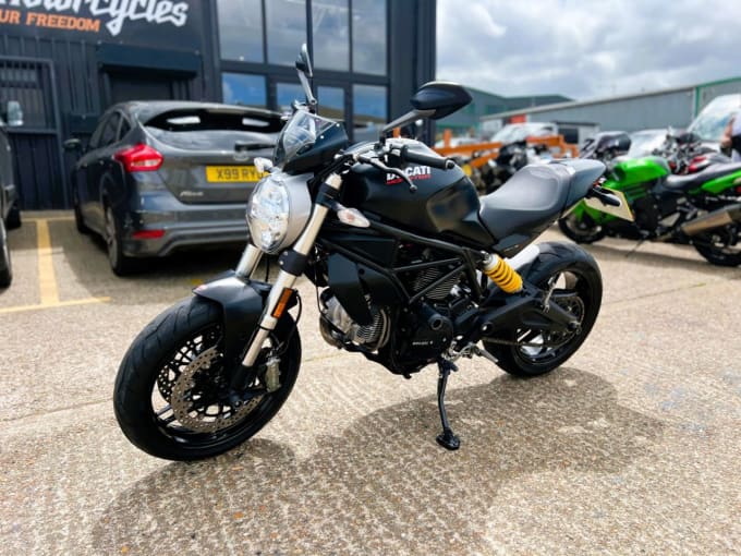 2025 Ducati Monster 797