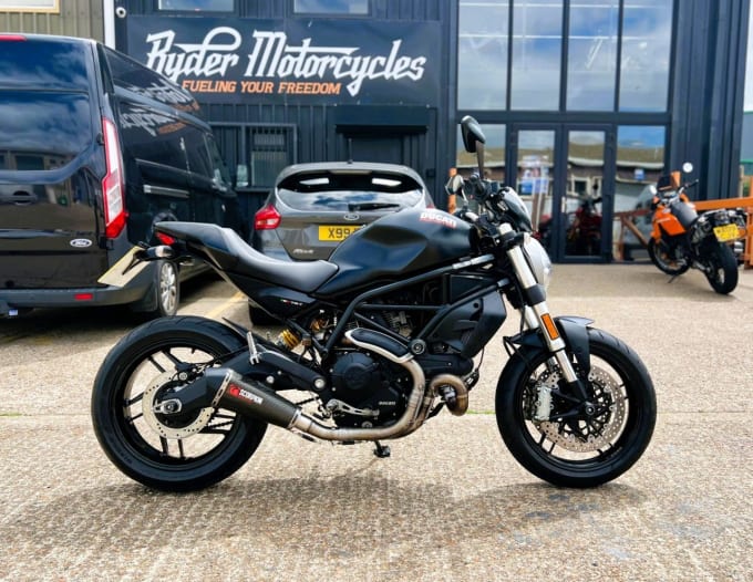 2025 Ducati Monster 797