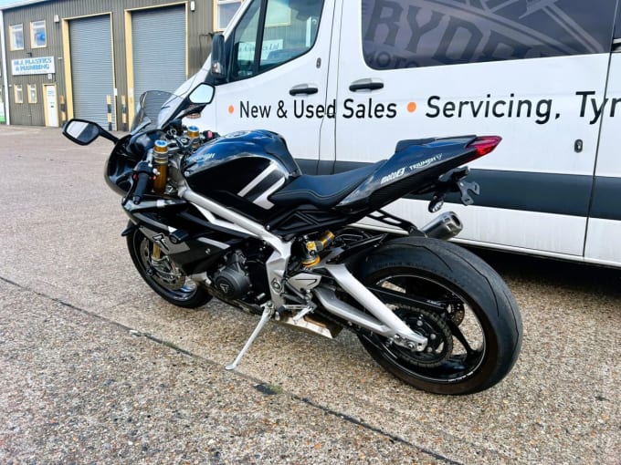 2025 Triumph Daytona Moto2 765