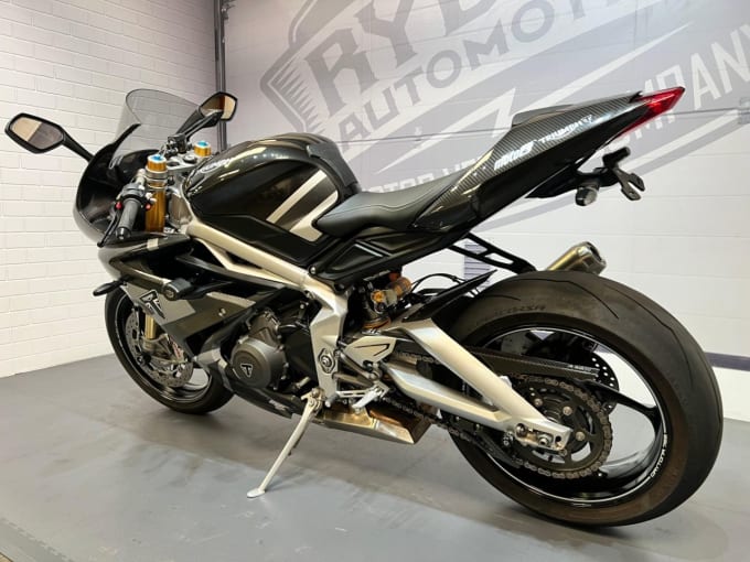 2025 Triumph Daytona Moto2 765