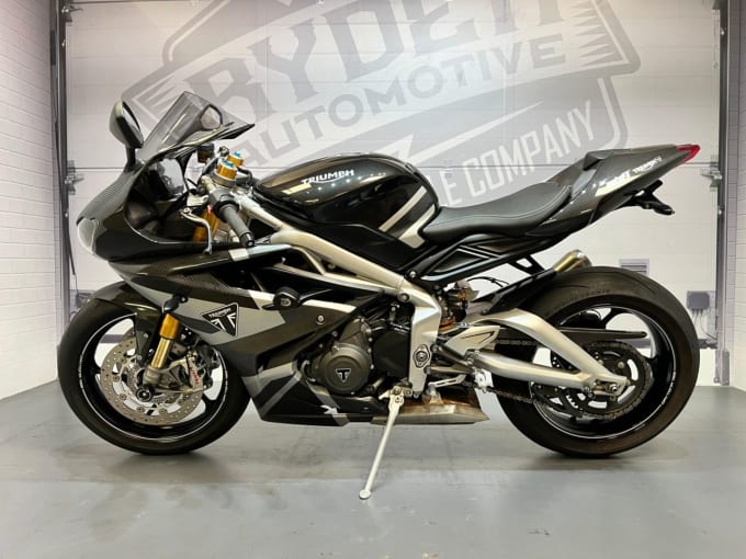 2025 Triumph Daytona Moto2 765