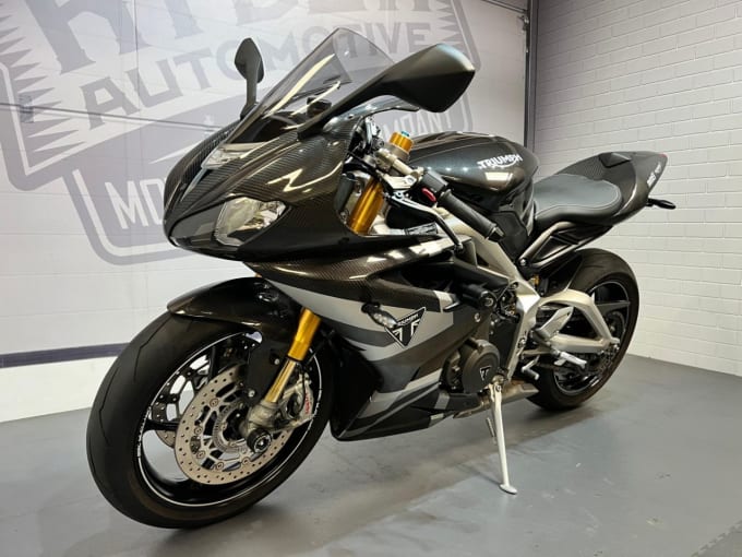 2025 Triumph Daytona Moto2 765