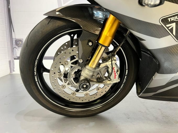 2025 Triumph Daytona Moto2 765