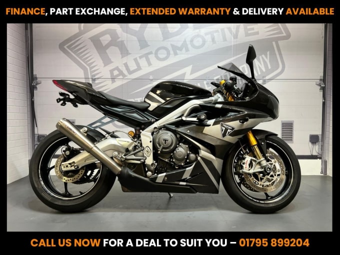 2025 Triumph Daytona Moto2 765