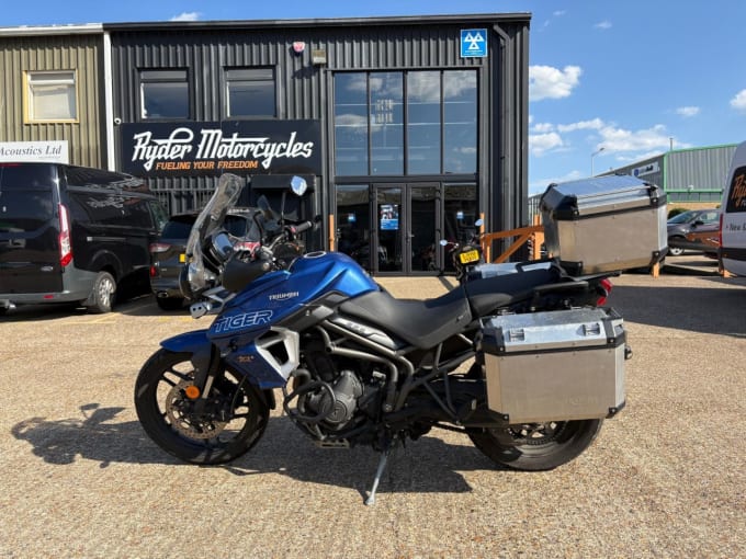 2025 Triumph Tiger 800