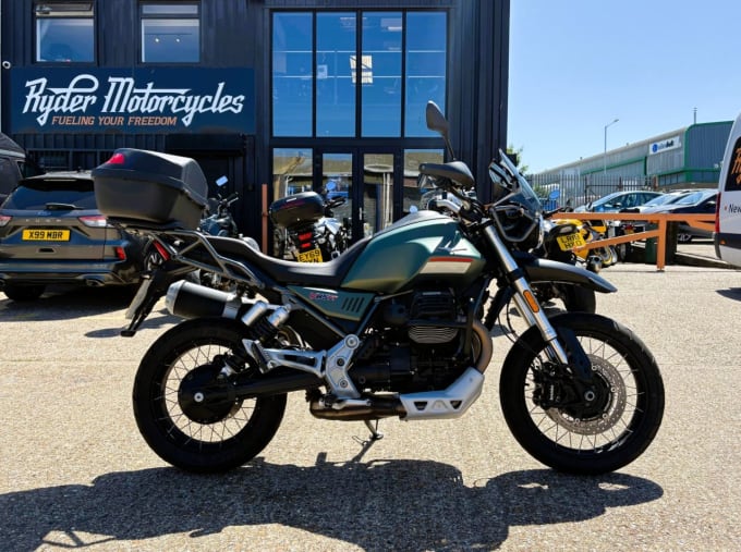 2025 Moto Guzzi V85 Tt