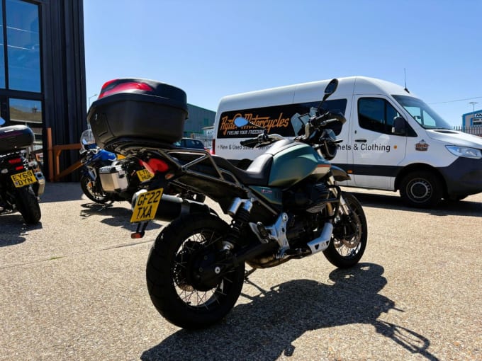 2025 Moto Guzzi V85 Tt