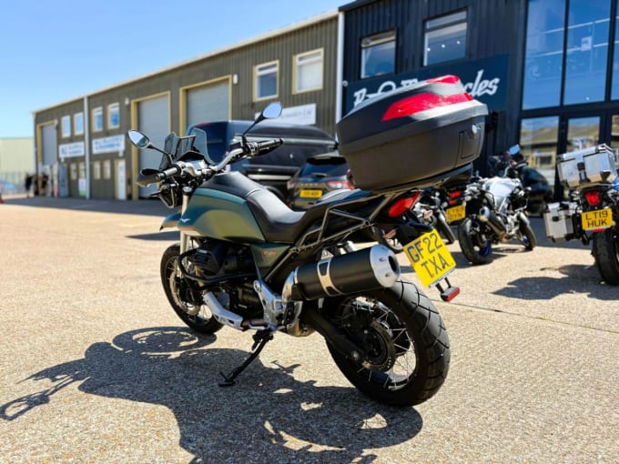 2025 Moto Guzzi V85 Tt