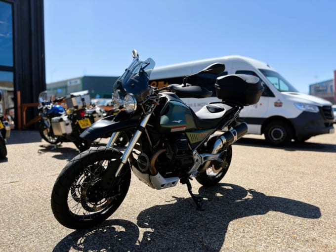 2025 Moto Guzzi V85 Tt