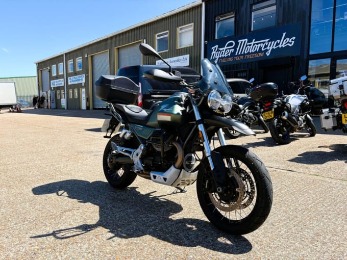 2025 Moto Guzzi V85 Tt