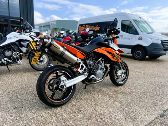 2025 Ktm 990 Supermoto