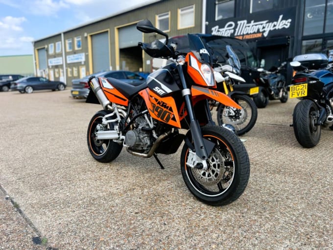 2025 Ktm 990 Supermoto