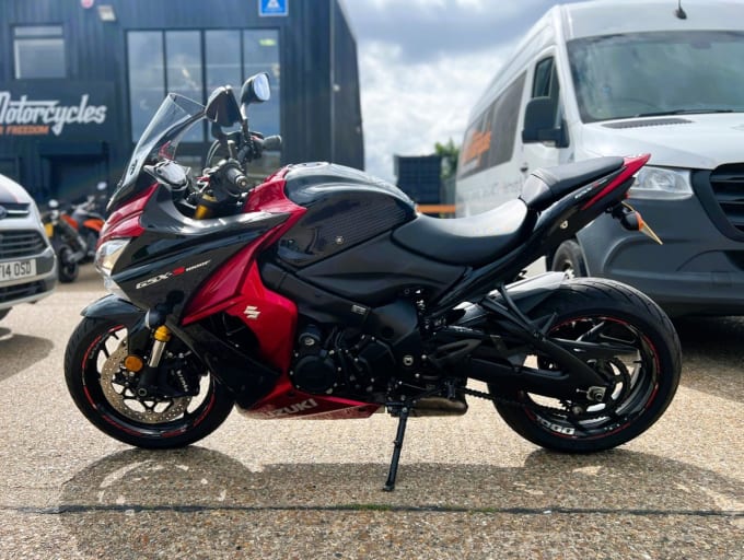 2025 Suzuki Gsx-s1000f