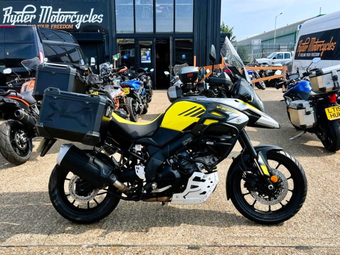 2025 Suzuki V-strom 1000