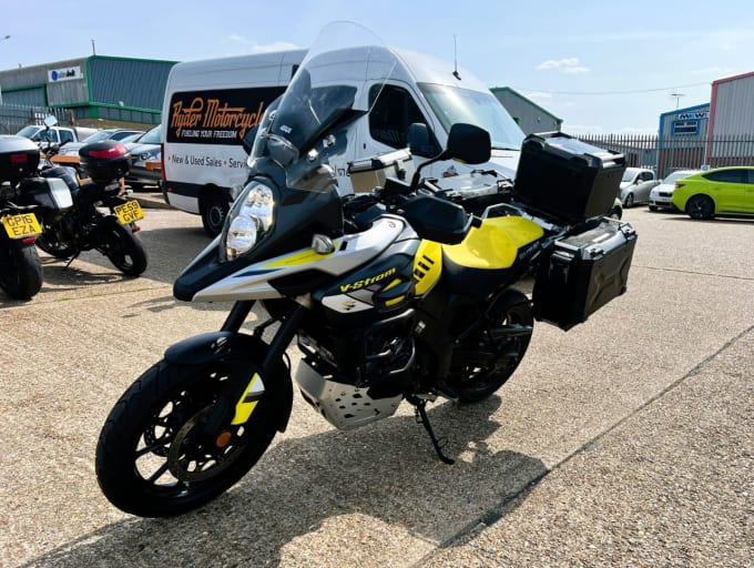 2025 Suzuki V-strom 1000