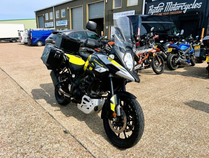 2025 Suzuki V-strom 1000