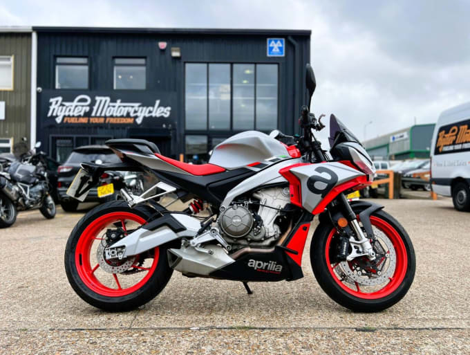 2025 Aprilia Tuono 660