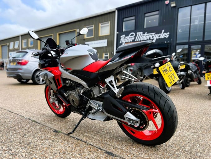 2025 Aprilia Tuono 660