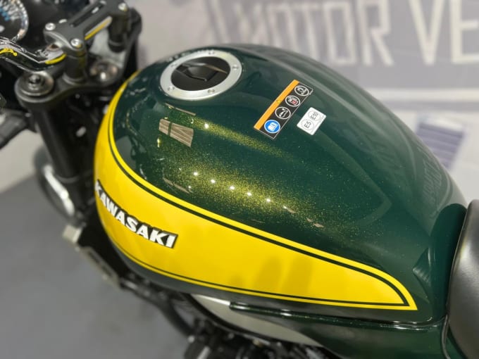 2025 Kawasaki Z900 Rs
