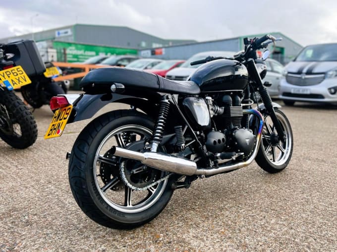 2025 Triumph Bonneville 865