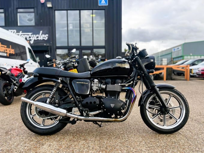 2025 Triumph Bonneville 865