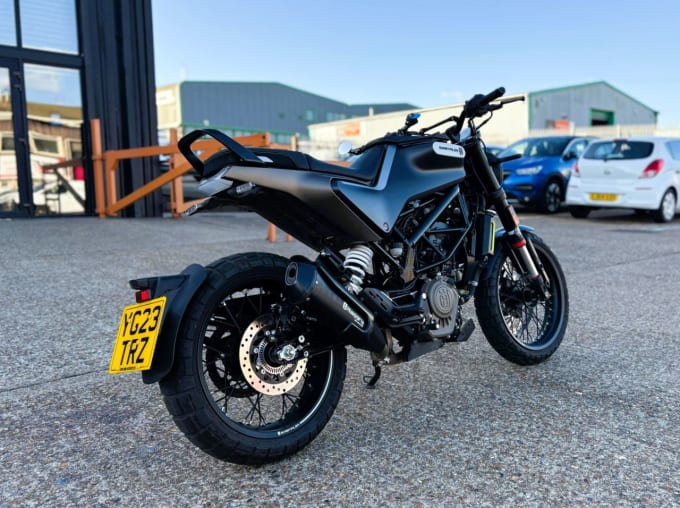 2025 Husqvarna Svartpilen 125