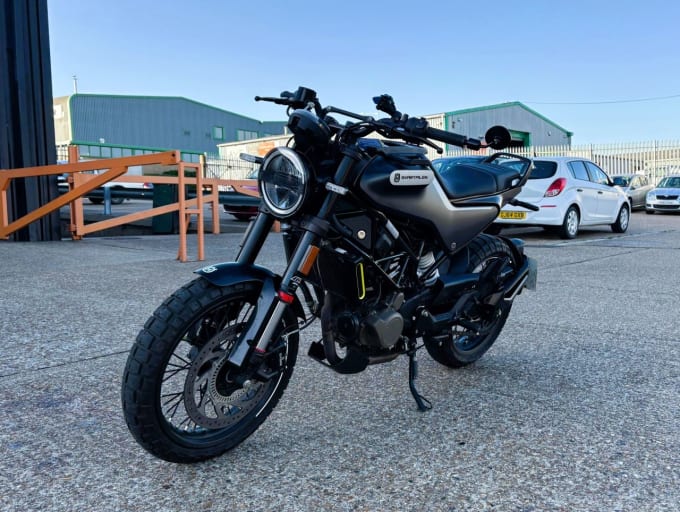 2025 Husqvarna Svartpilen 125