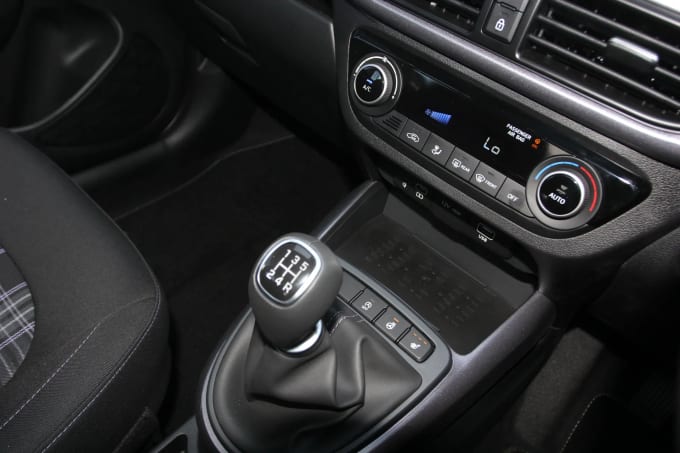 2025 Hyundai I10