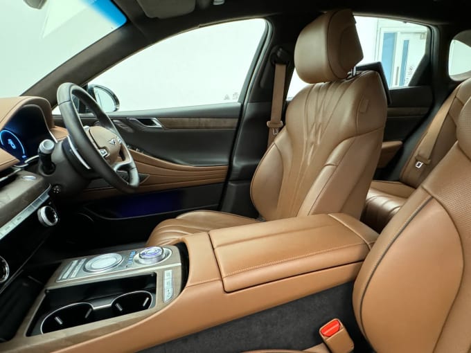 2022 Genesis G80
