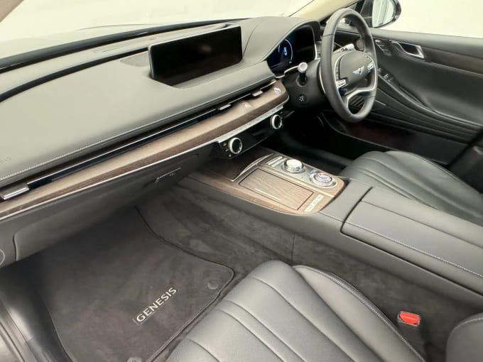 2023 Genesis G80