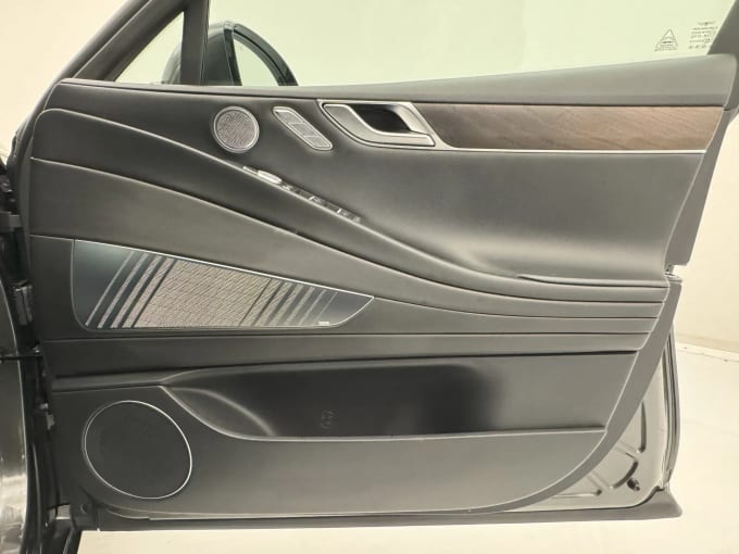 2023 Genesis G80