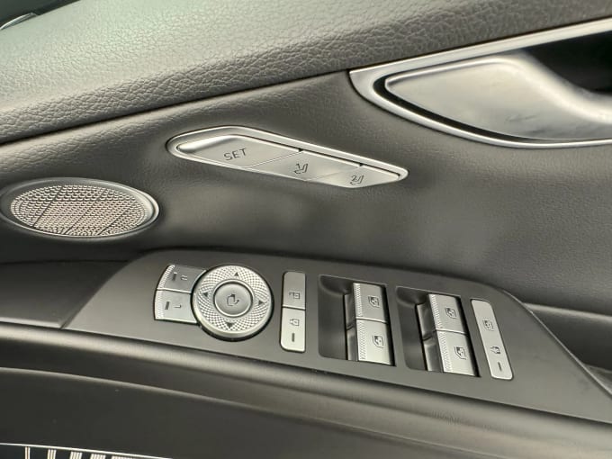 2023 Genesis G80