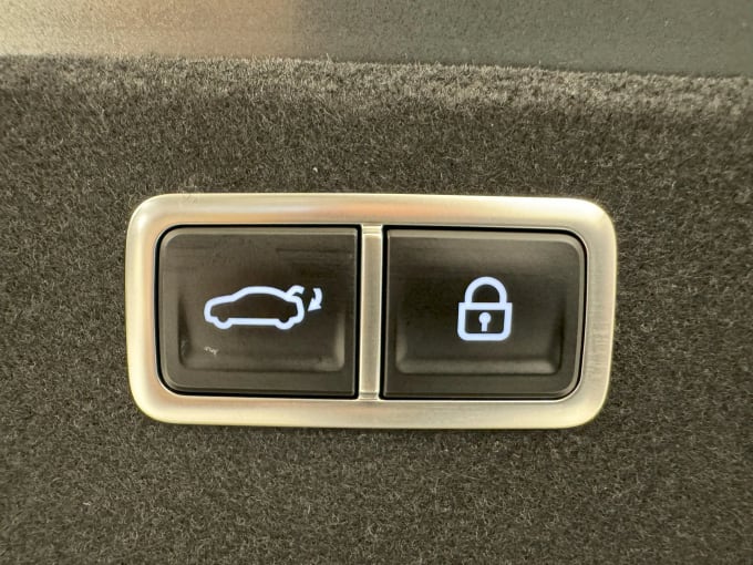 2023 Genesis G80